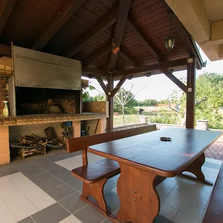 House Danka Nyaraló *