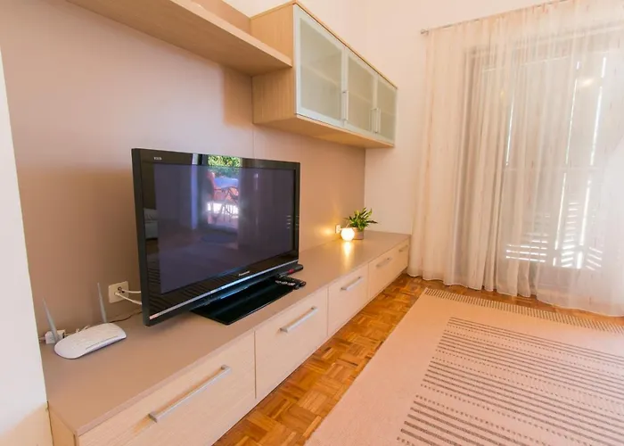 Holiday House Danka *