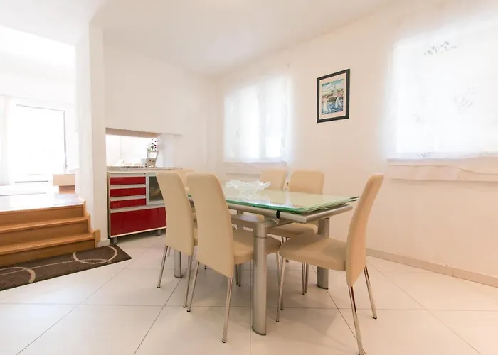 Holiday House Danka Sukošan