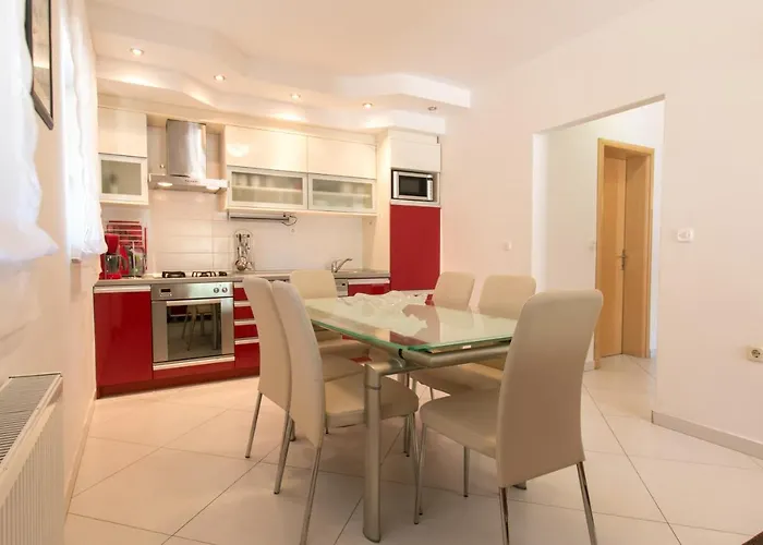 Holiday House Danka Feriehus Sukošan